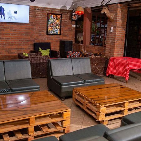 Meru Safari House Аруша Экстерьер фото