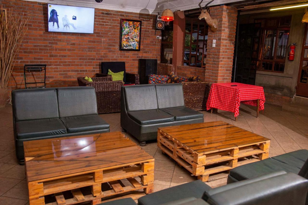 Meru Safari House Аруша Экстерьер фото