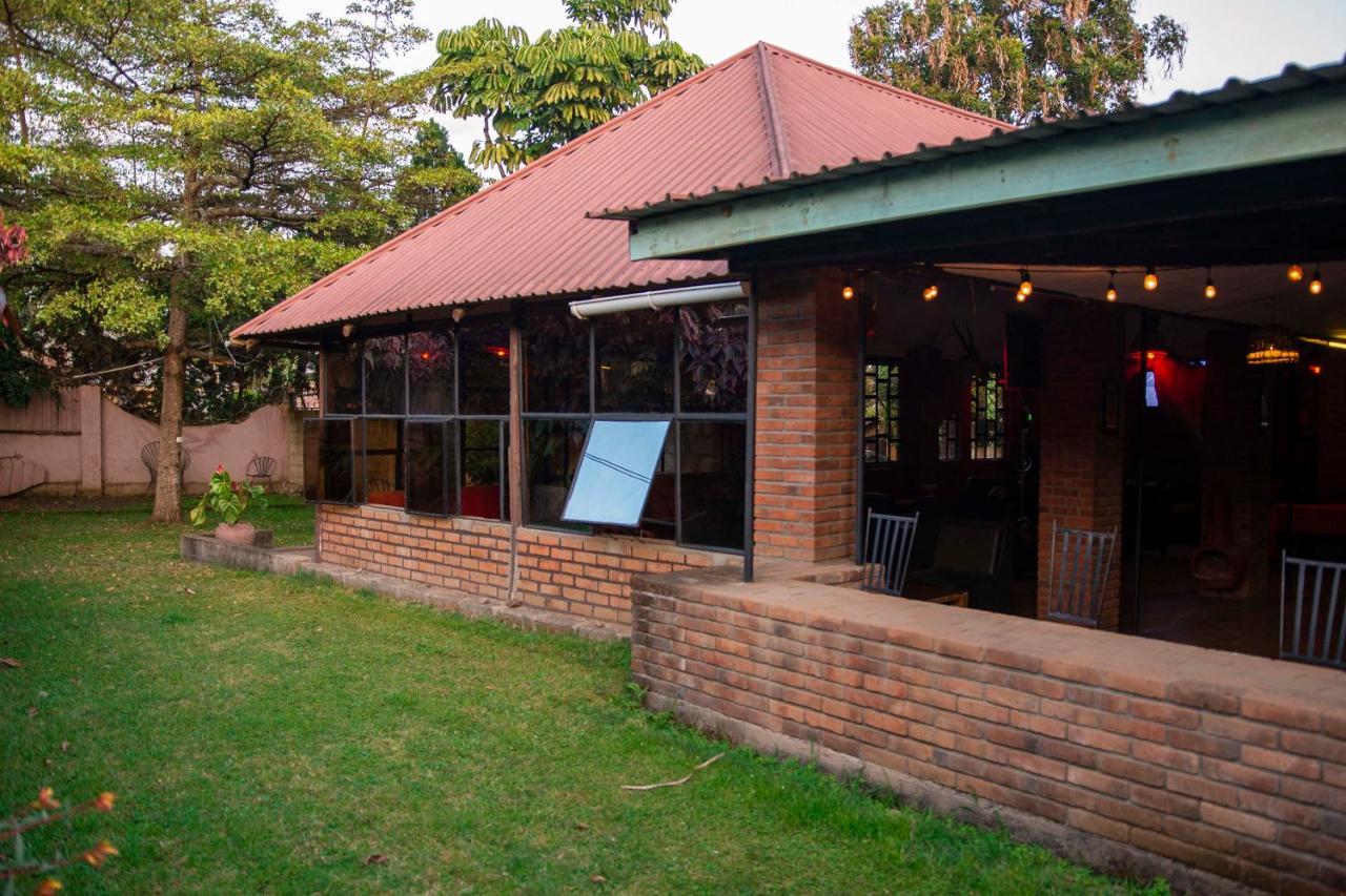 Meru Safari House Аруша Экстерьер фото