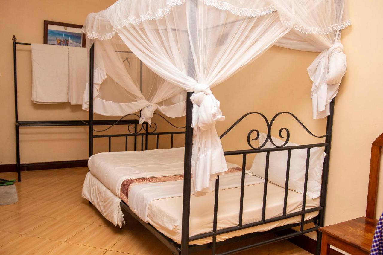 Meru Safari House Аруша Экстерьер фото