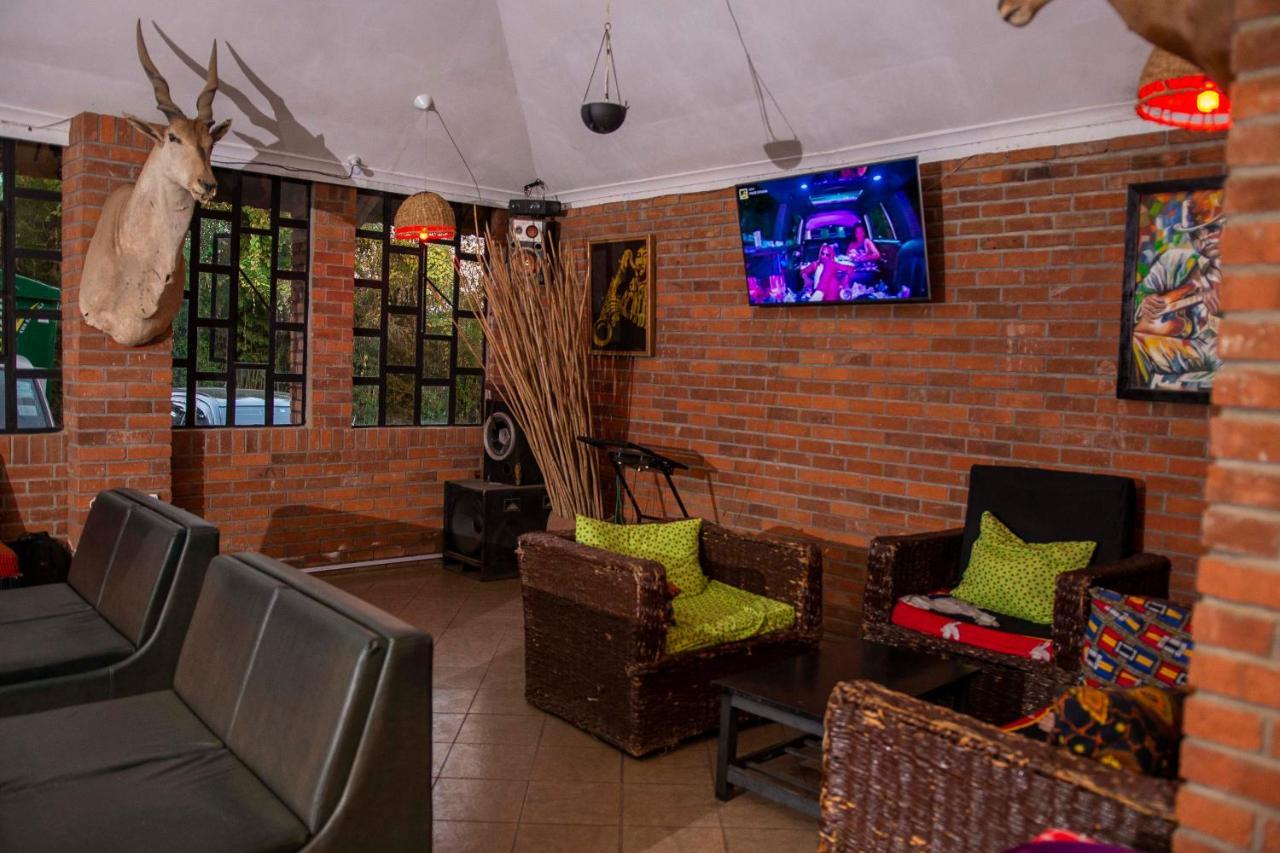 Meru Safari House Аруша Экстерьер фото