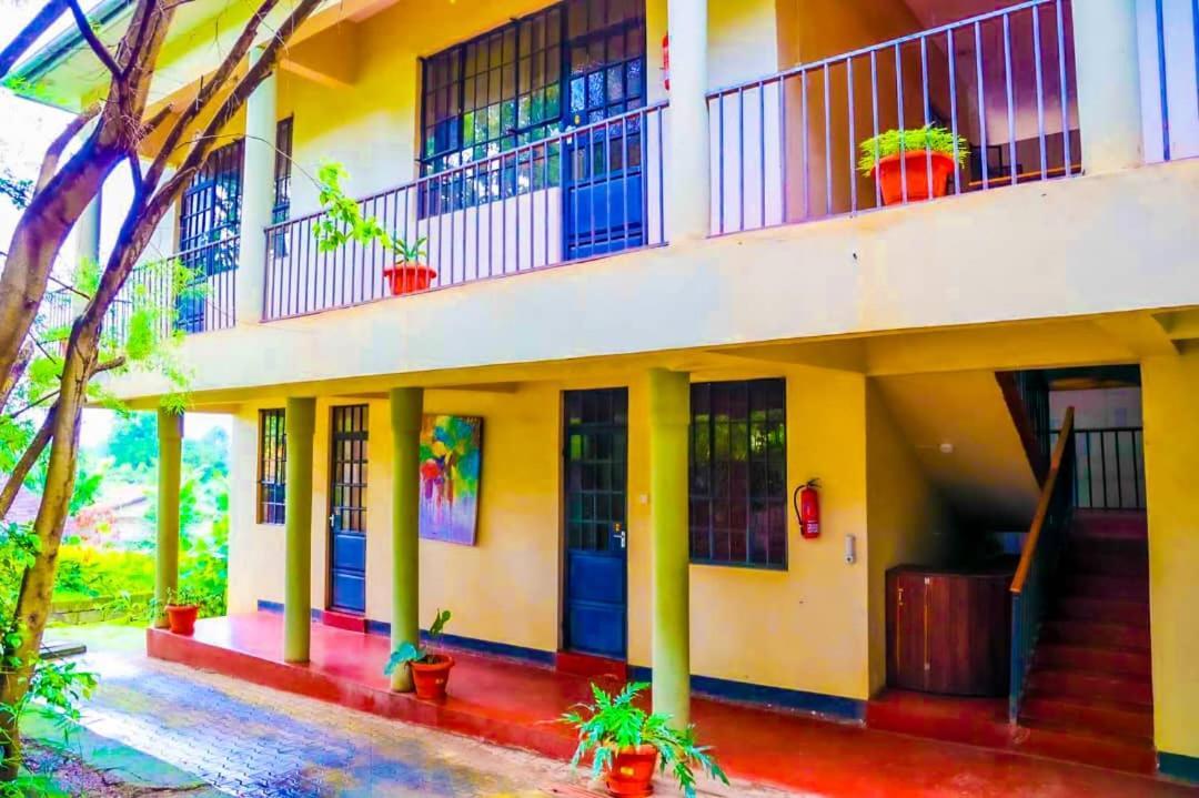 Meru Safari House Аруша Экстерьер фото